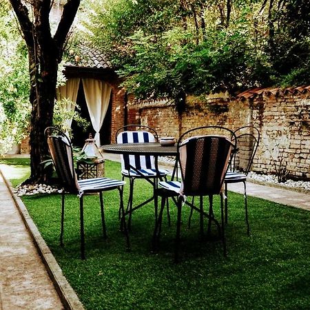Garden Vittoria Villa Cremona Bagian luar foto