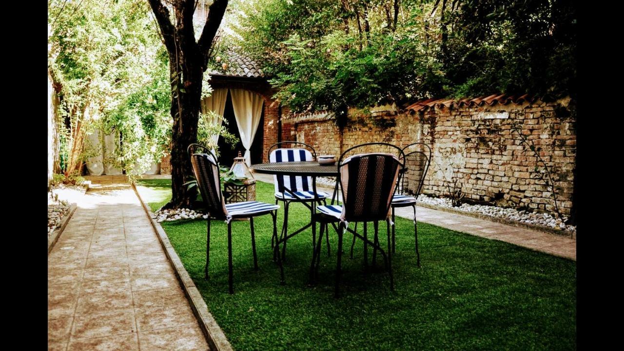 Garden Vittoria Villa Cremona Bagian luar foto